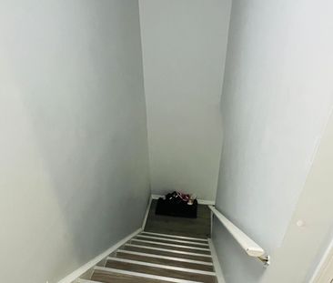 803 Deveron Crescent W - Photo 3