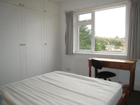 4 bedroom terraced house to rent - Photo 4
