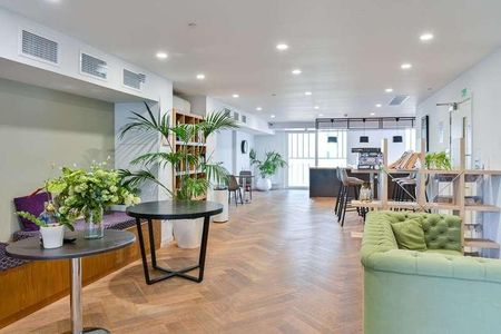 Raglan House, Elephant Road, London, Se, Elephant And Castle, SE17 - Photo 4