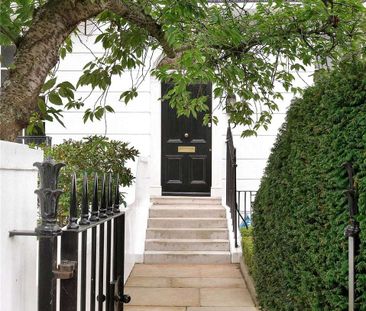 An architecturally impressive Grade II* listed house - Photo 3