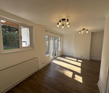 5 bedroom semi-detached house to rent - Photo 2