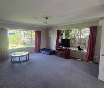 Beaut on Bayfair - Photo 1