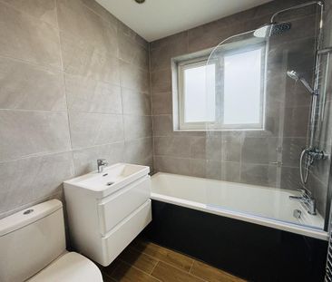 3 bedroom semi-detached house to rent - Photo 6