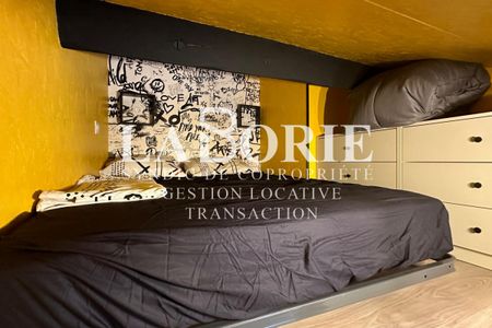 VILLENEUVE LES AVIGNON - Studio en duplex Meublé - Photo 5