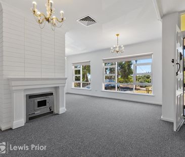 Neat & Tidy Family Home In Quiet Convenient Location - Photo 2