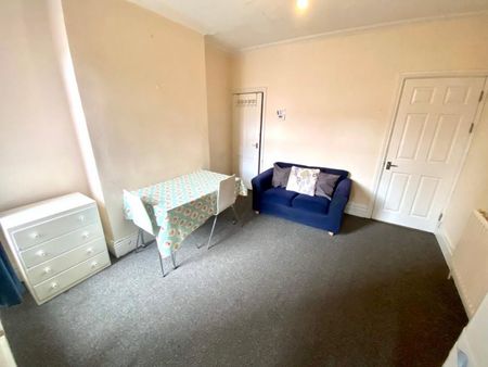 3 bedroom house share to rent - Photo 2