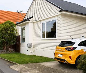 Spacious Living in the Heart of Karori - Photo 3