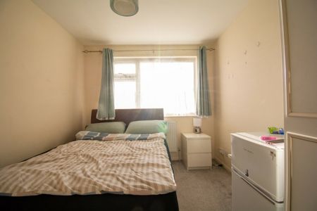 Lovely 3 bedroom home on Gussage Road - Photo 5