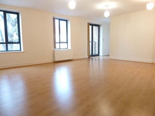 Chelsea Court, 2a The Parade, Epsom, Surrey, KT18 5FE - Photo 1