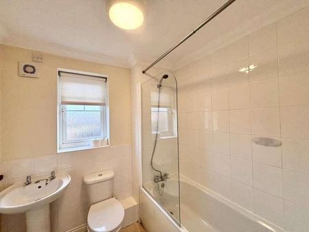 Macpherson Robertson Way, Mildenhall, IP28 - Photo 3