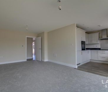 2 bedroom semi-detached bungalow to rent - Photo 3