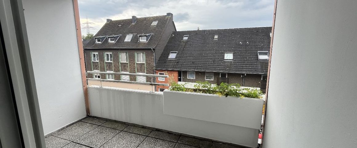 Helle Dachgeschosswohnung mit Balkon, ca. 62,41 m² in Dortmund-Marten zu vermieten! - Photo 1