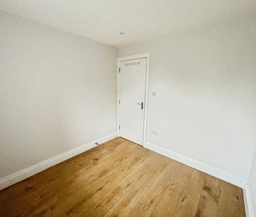 4 bedroom end of terrace house to rent - Photo 3