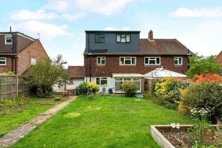 4 bedroom semi-detached house to rent - Photo 2