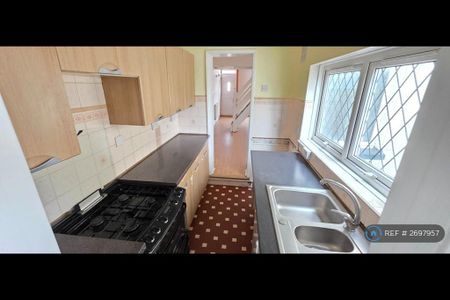 2 bedroom terraced house to rent - Photo 5