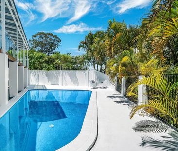 Fully Furnished Elanora Home with Pool and Stunning Lake Views - Photo 3