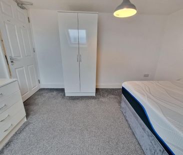 1 bedroom in a house share to rent - Photo 5