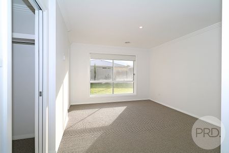 12 Yenda Avenue, Gobbagombalin NSW 2650 - Photo 3