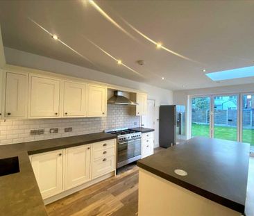 4 bedroom semi-detached house to rent - Photo 1