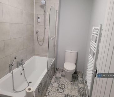 3 bedroom terraced house to rent - Photo 6