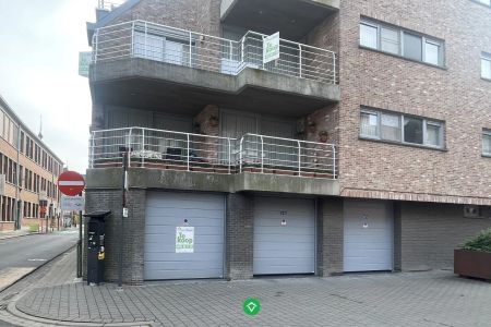 Appartement met 2 slaapkamers, terras en garage te centrum Roeselare - Photo 5