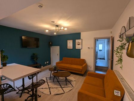 6 bedroom house to rent - Photo 2