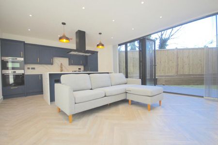 3 bedroom apartment to rent - Photo 2