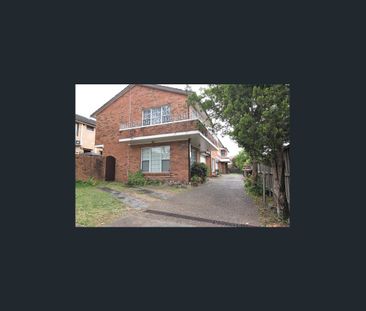 Well maintained 3bedroom townhouse with double garage - Photo 4