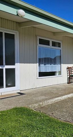 Self-contained Furnished Two Bedroom Apartment - Photo 4