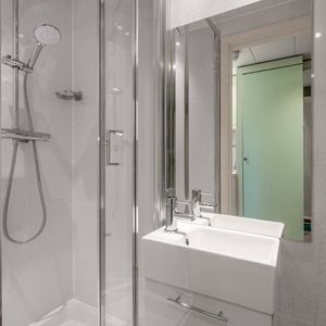 Studio Flat, Chalk Farm Road, NW1 - Photo 3