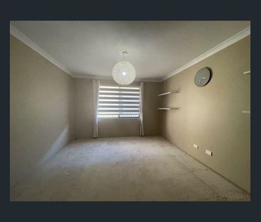 9 Berkeley Loop, Piara Waters, WA 6112 - Photo 2