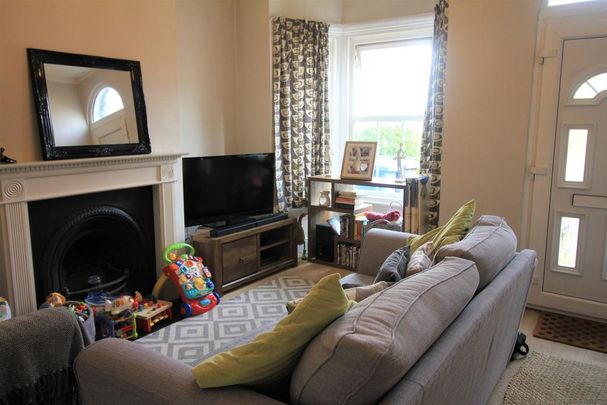 2 bedroom terraced house to rent - Photo 1