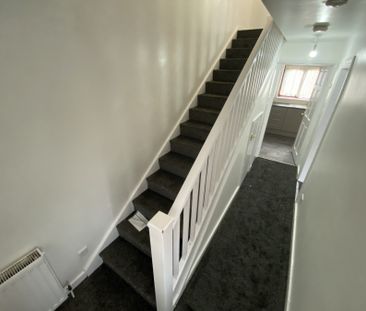 Firglades Court, Hull - Photo 3