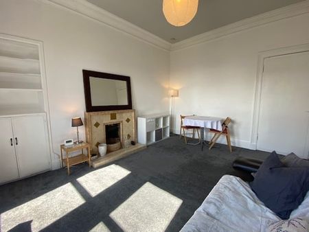 2 Bed Flat, Cathcart Place, EH11 - Photo 2
