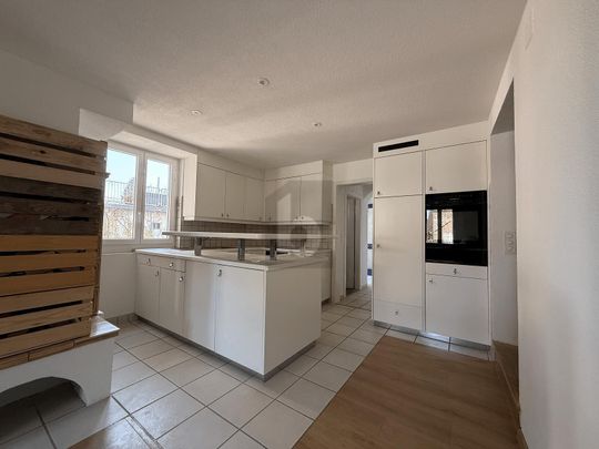 CHARMING AND HIGH-QUALITY ON TWO LEVELS - Photo 1