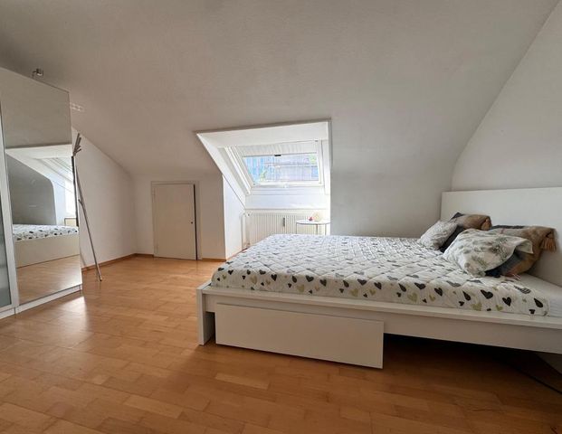 top gepflegte 2 Zimmer Wohnung unweit vom Burggraben & Uni +++ mit EBK +++ - Photo 1