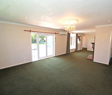 Large Home Close To CBD - Photo 2