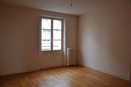 Location Appartement 4 pièces 77m² ORLEANS 45000 - Photo 5