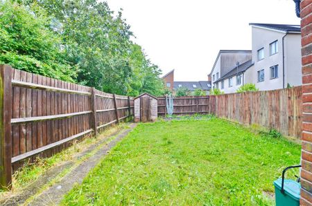 6 bedroom semi-detached house to rent - Photo 5