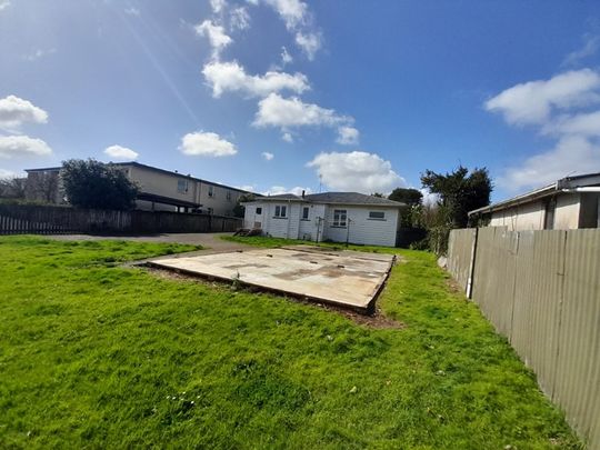 Pukekohe, 96 Edinburgh Street - Photo 1