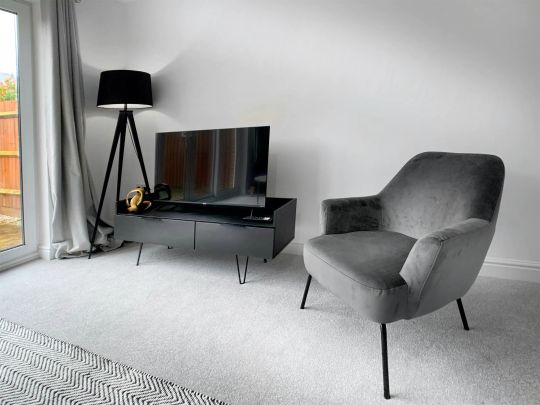 2 Bed, House - Photo 1