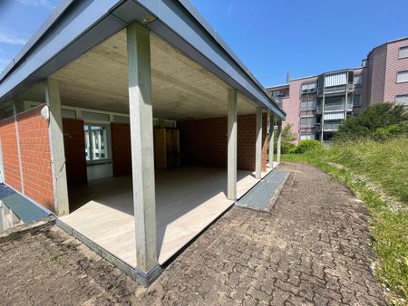 Helle und nicht alltägliche Wohnung am Waldrand - Foto 2