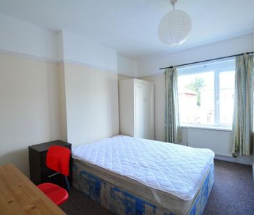 5 bedroom semi-detached house to rent - Photo 3