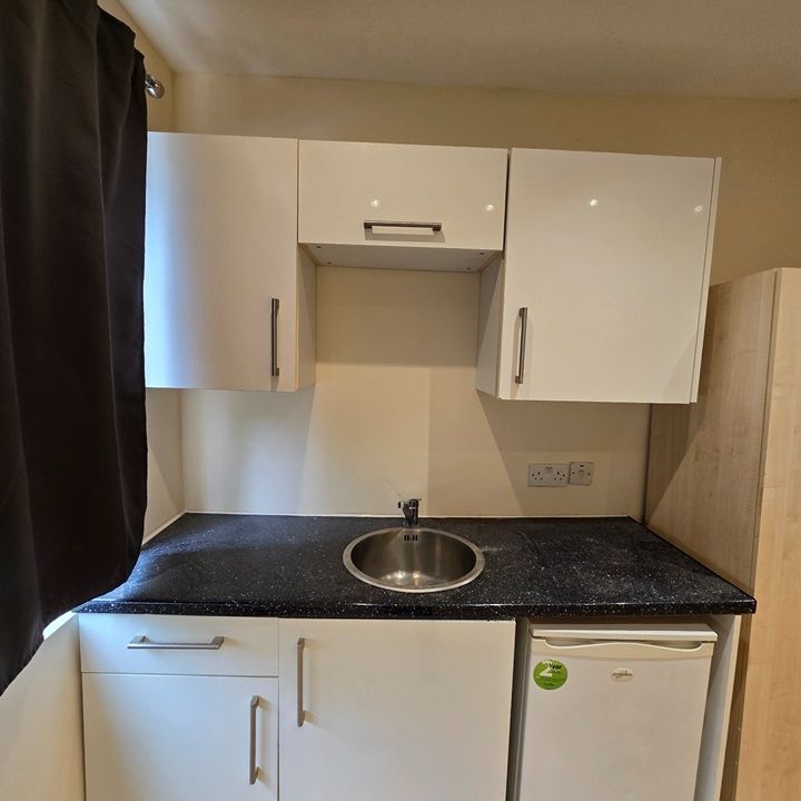 Studio Flat, Sunny Bank, SE25 - Photo 1