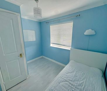 3 bedroom semi-detached house to rent - Photo 3