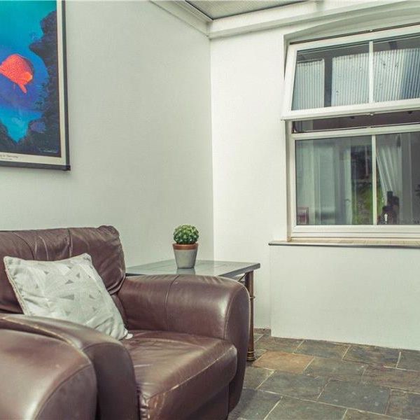 Guildford Park Road, Guildford - 5 bedrooms Property for lettings - Seymours - Photo 1