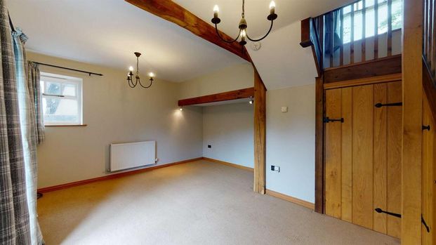 2 bedroom barn conversion to rent - Photo 1