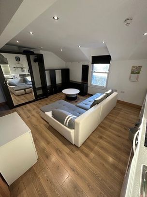 1 Bed Flat, The Health Works, E17 - Photo 1