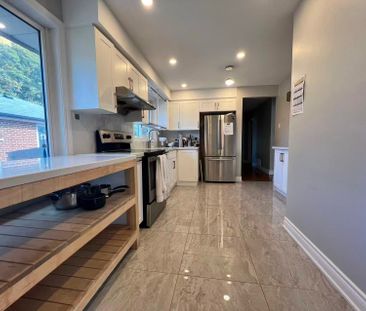 For Lease - 15 Summerglade (Main) Drive, Toronto, Ontario - Photo 6