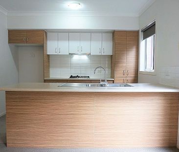 Modern Family Home - Photo 5